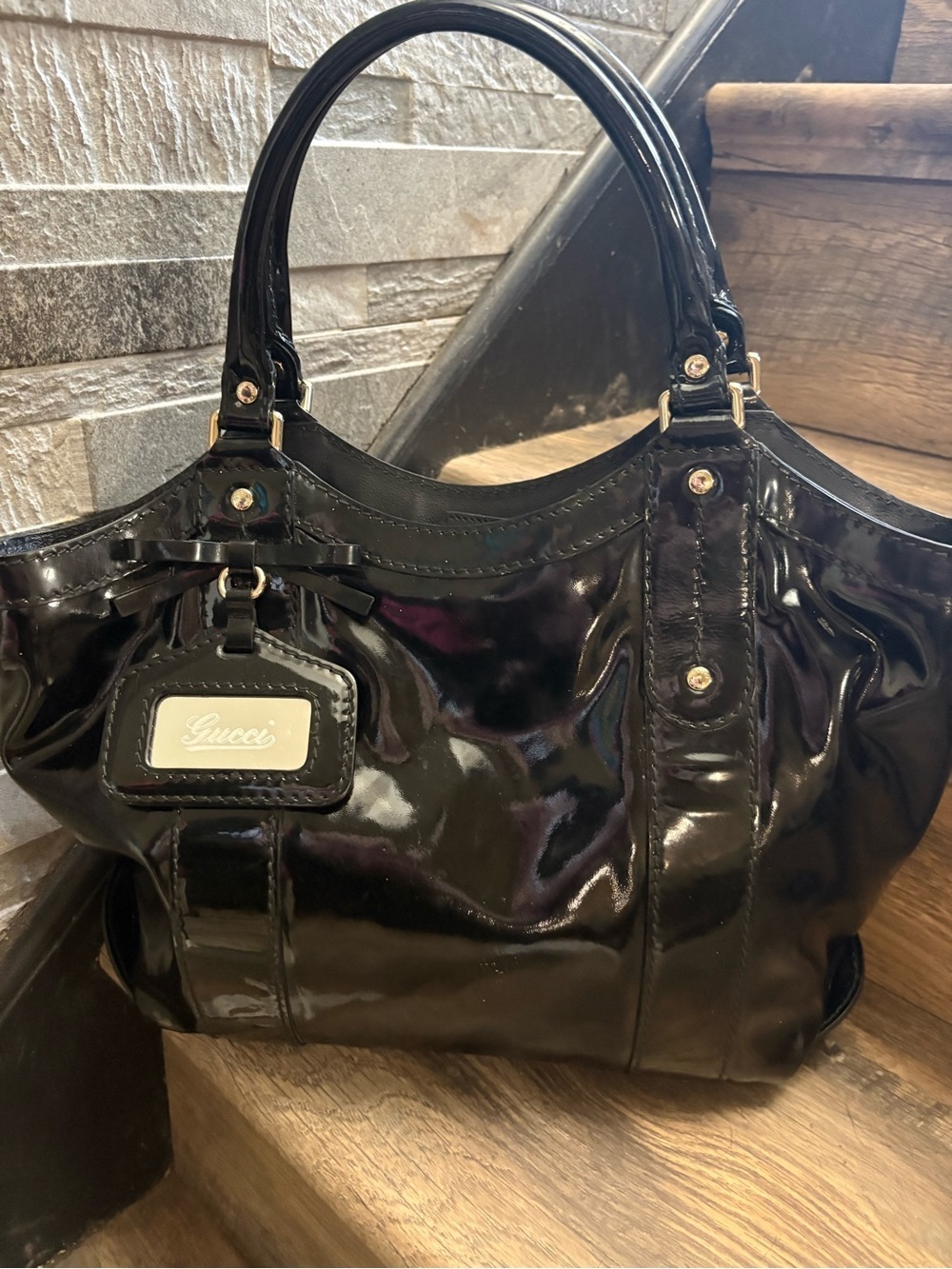 Gucci Black Patent Leather Shoulder Bag with Logo Tag